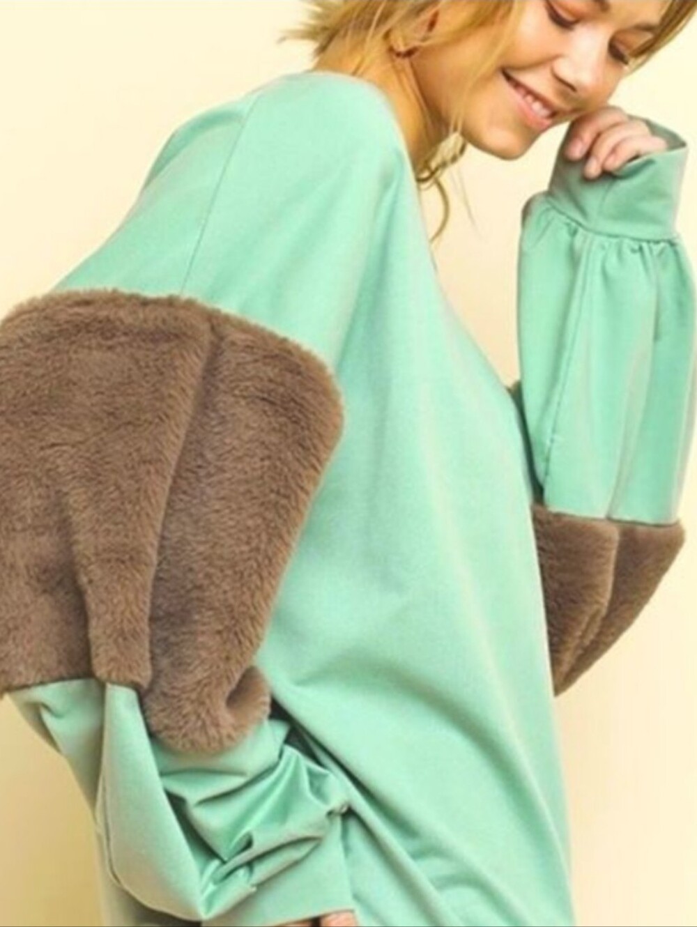 Umgee USA Comfy Furry Balloon Sleeve Teal/Mint Sweatshirt NWT L